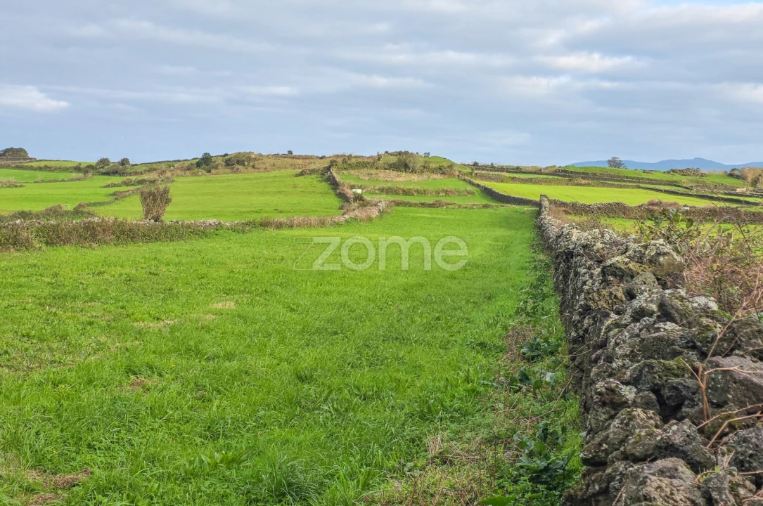 Terreno para Venda em Rabo de Peixe Foto 8