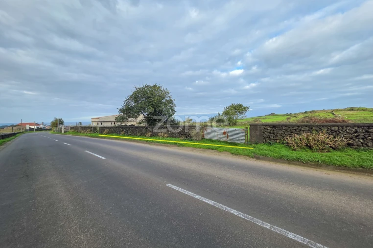 Terreno para Venda em Rabo de Peixe Foto 3