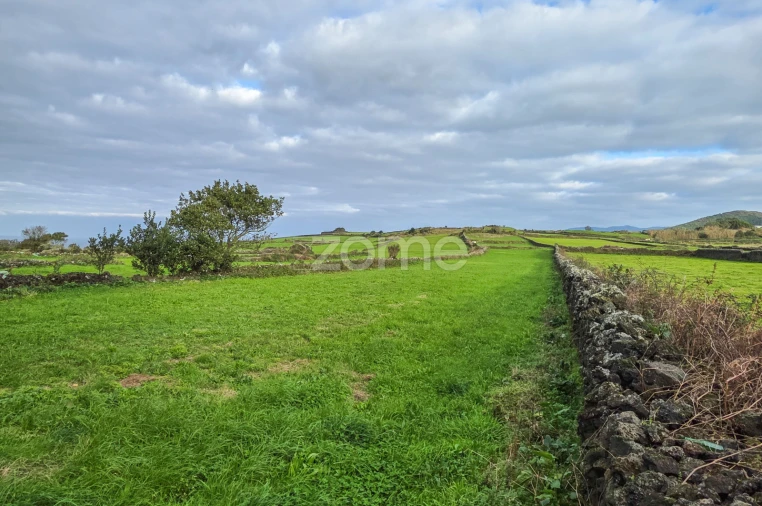 Terreno para Venda em Rabo de Peixe Foto 7