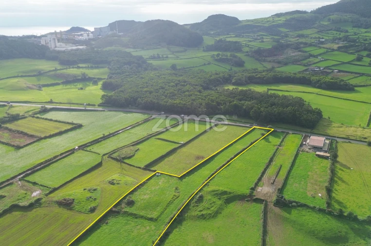 Terreno para Venda em Rabo de Peixe Foto 18