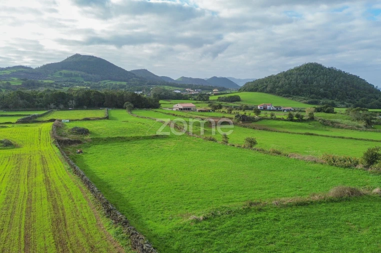 Terreno para Venda em Rabo de Peixe Foto 15