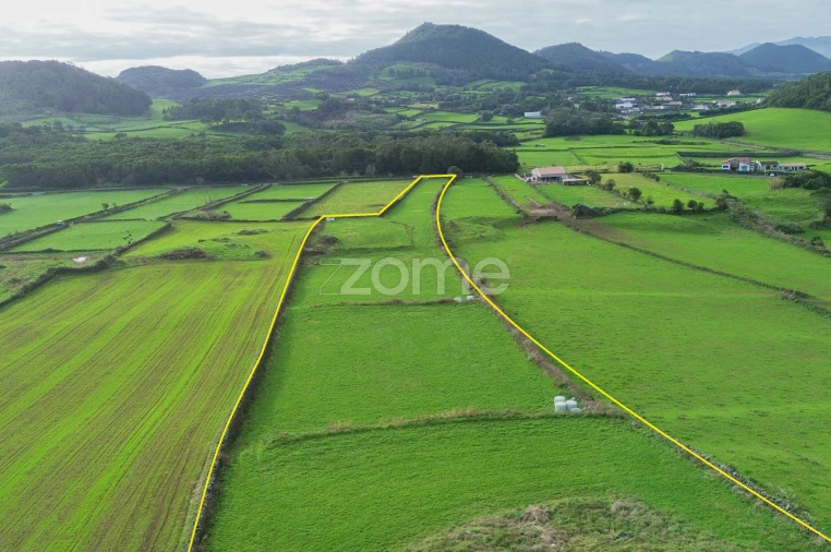 Terreno para Venda em Rabo de Peixe Foto 17