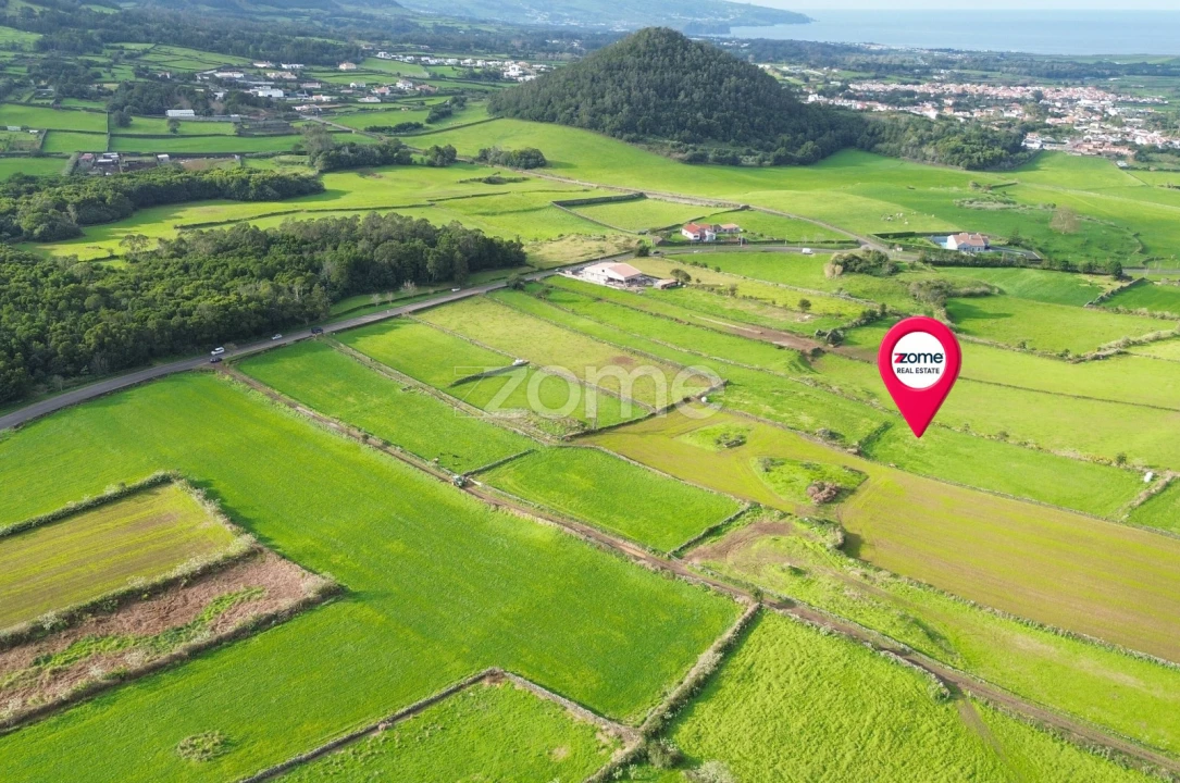 Terreno para Venda em Rabo de Peixe Foto 13