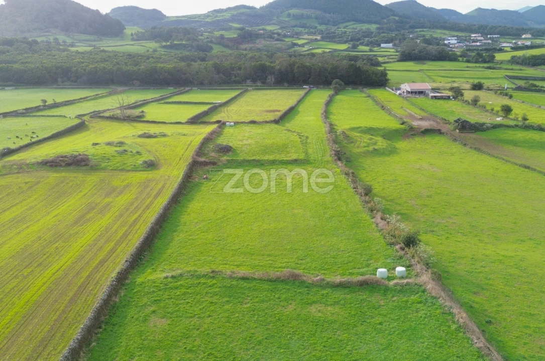 Terreno para Venda em Rabo de Peixe Foto 14