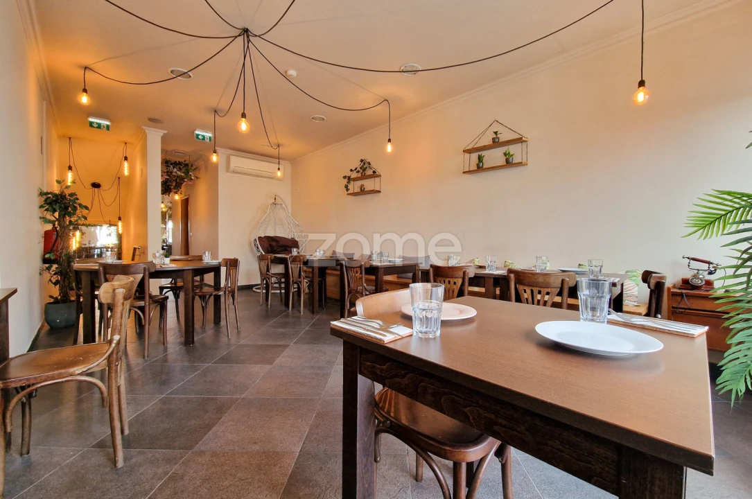 Negócio para Venda em Ponta Delgada (São José) Foto 10