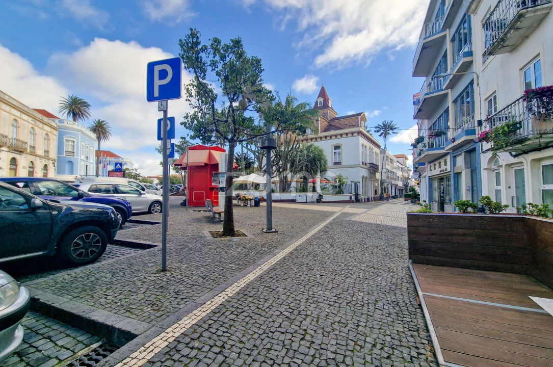 Negócio para Venda em Ponta Delgada (São José) Foto 3