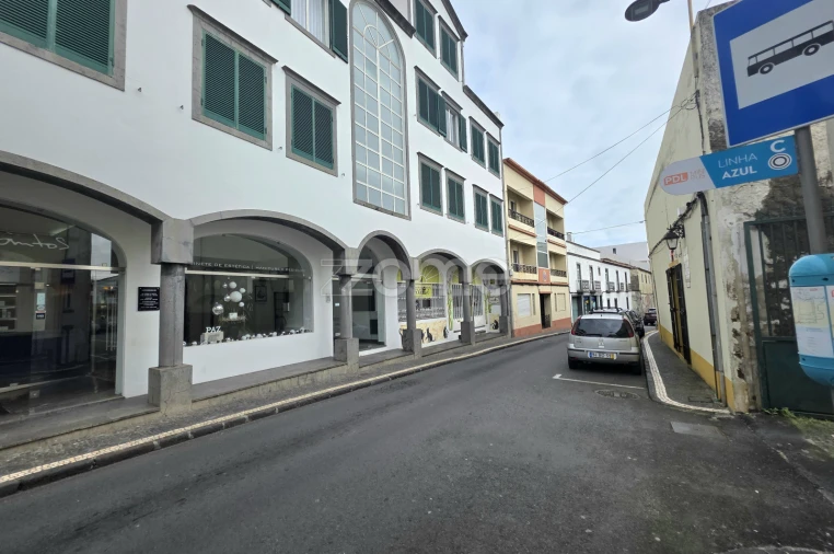 Apartamento T4 para Venda em Ponta Delgada (São Pedro) Foto 27