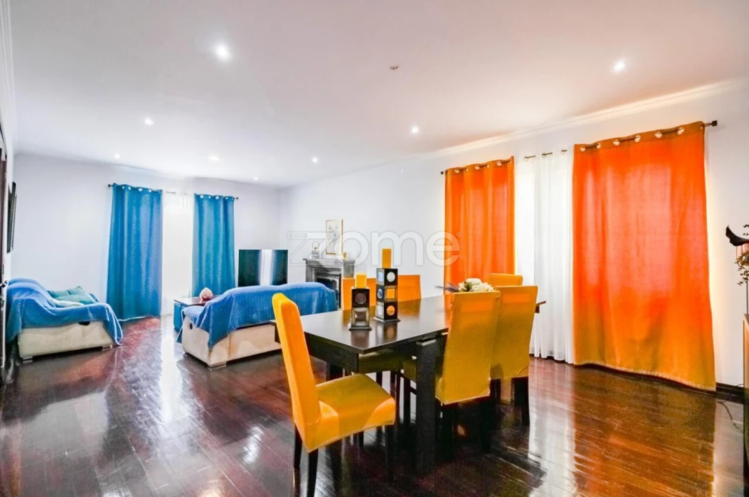 Moradia T7 para Venda em Fenais da Luz Foto 4