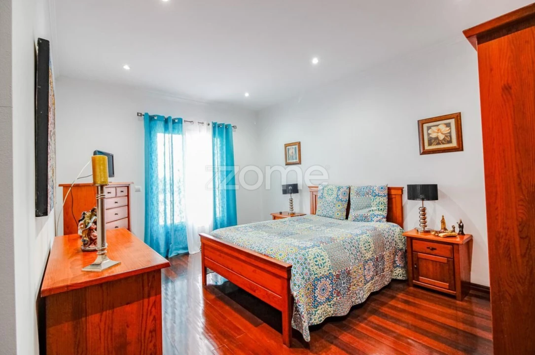 Moradia T7 para Venda em Fenais da Luz Foto 6