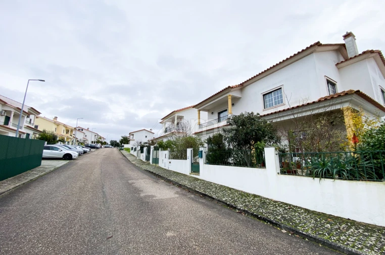 Moradia T4 para Venda em Chamusca e Pinheiro Grande Foto 4