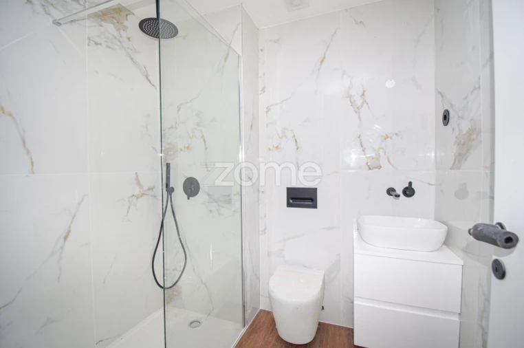 Apartamento T3 para Venda em Camarate, Unhos e Apelação Foto 12