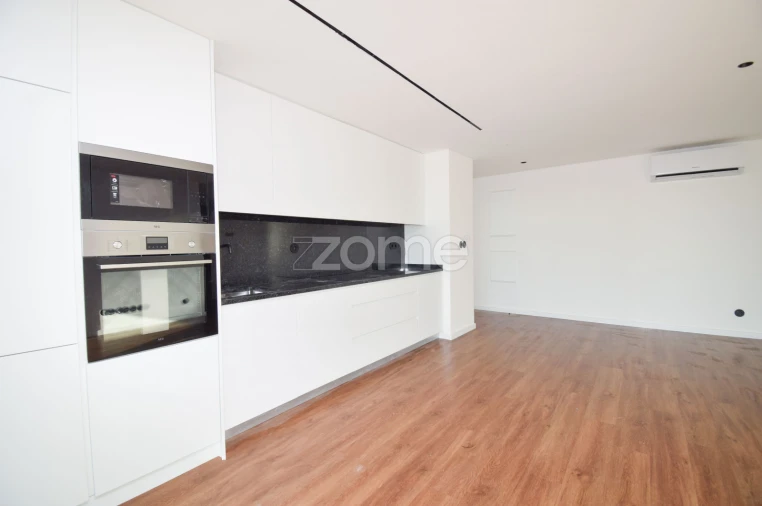 Apartamento T3 para Venda em Camarate, Unhos e Apelação Foto 6