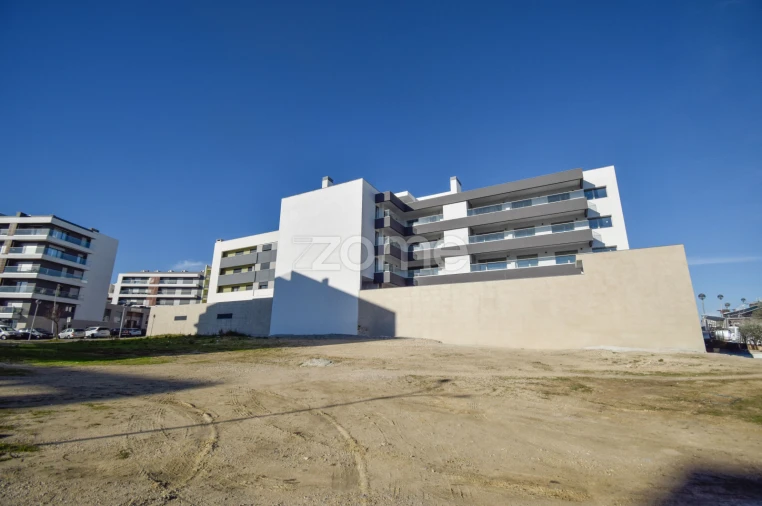 Apartamento T3 para Venda em Camarate, Unhos e Apelação Foto 25