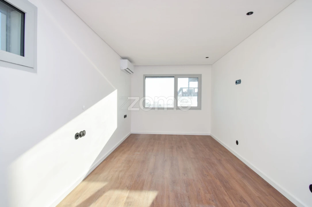 Apartamento T3 para Venda em Camarate, Unhos e Apelação Foto 10