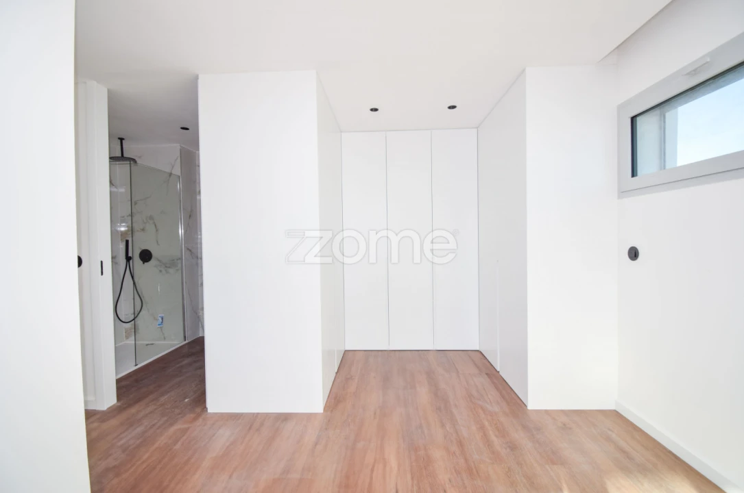 Apartamento T3 para Venda em Camarate, Unhos e Apelação Foto 8