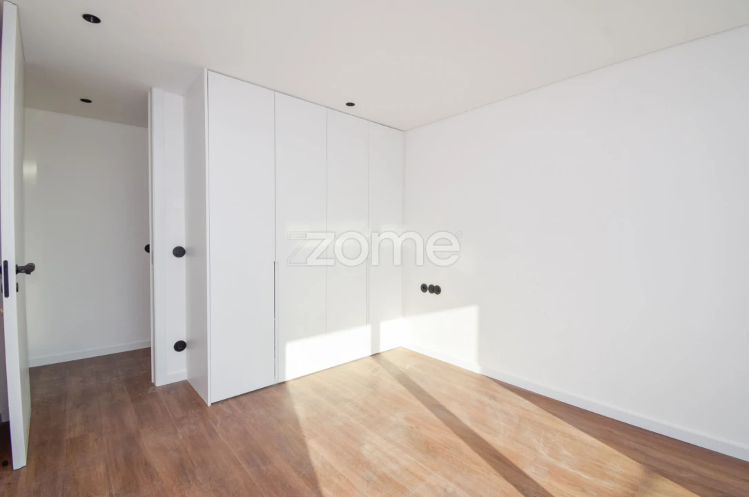 Apartamento T3 para Venda em Camarate, Unhos e Apelação Foto 14