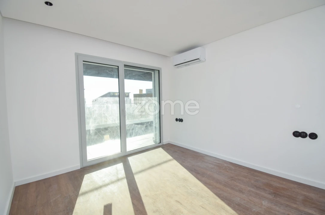 Apartamento T3 para Venda em Camarate, Unhos e Apelação Foto 16