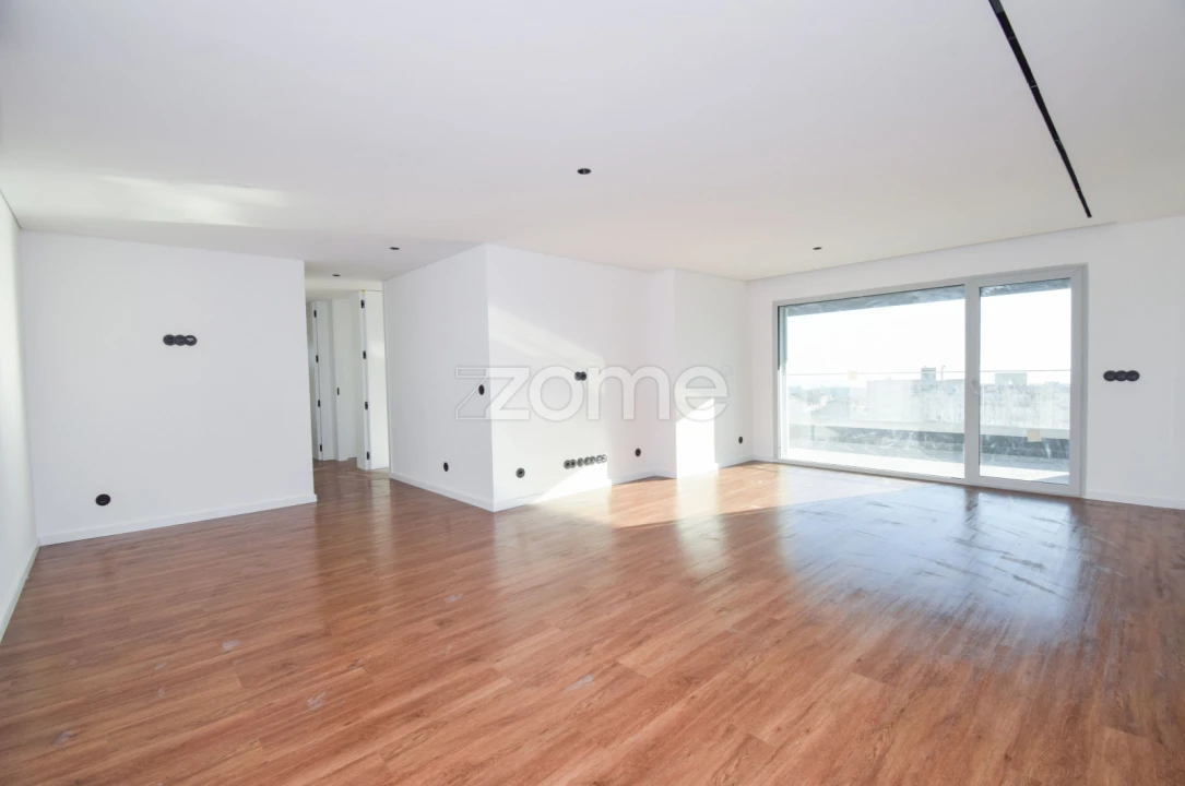 Apartamento T3 para Venda em Camarate, Unhos e Apelação Foto 3