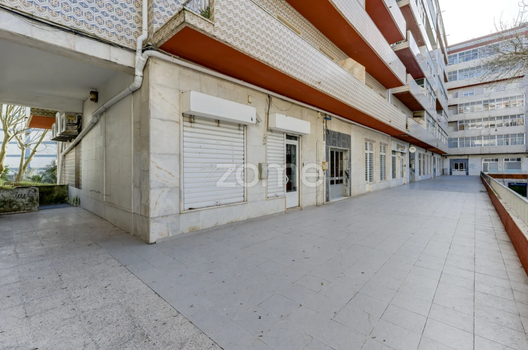 Negócio para Venda em Massamá e Monte Abraão Foto 28