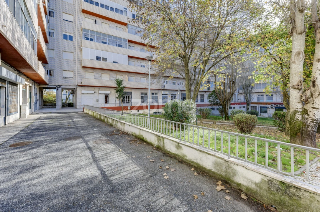 Negócio para Venda em Massamá e Monte Abraão Foto 29