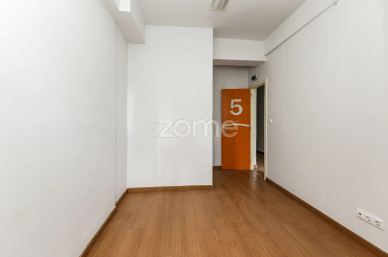 Negócio para Venda em Massamá e Monte Abraão Foto 27