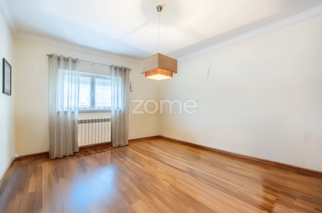 Moradia T5 para Venda em Leiria, Pousos, Barreira e Cortes Foto 10