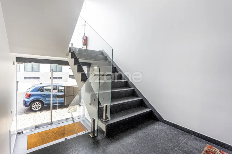 Apartamento T3 para Venda em São Domingos de Rana Foto 17