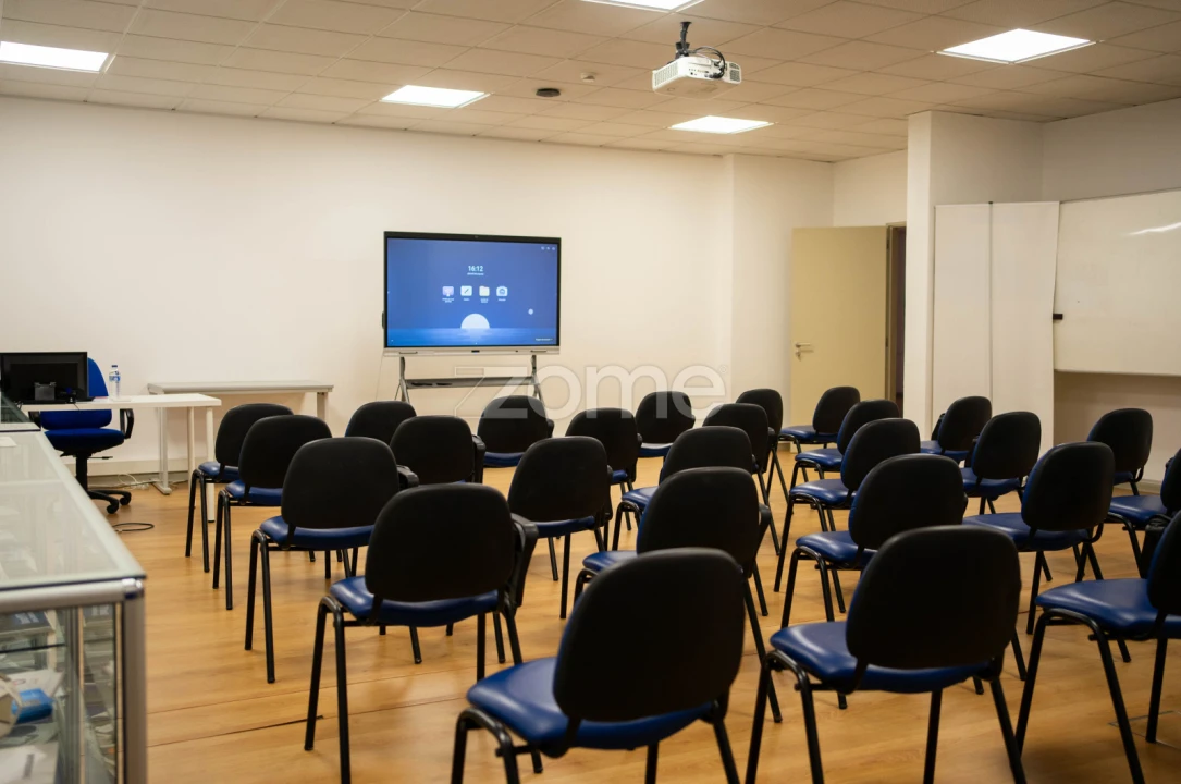 Escritório para Arrendamento em Sacavém e Prior Velho Foto 1