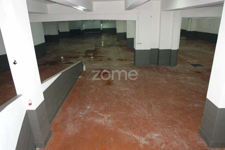 Garagem para Venda em Algés, Linda-A-Velha e Cruz Quebrada-Dafundo Foto 11