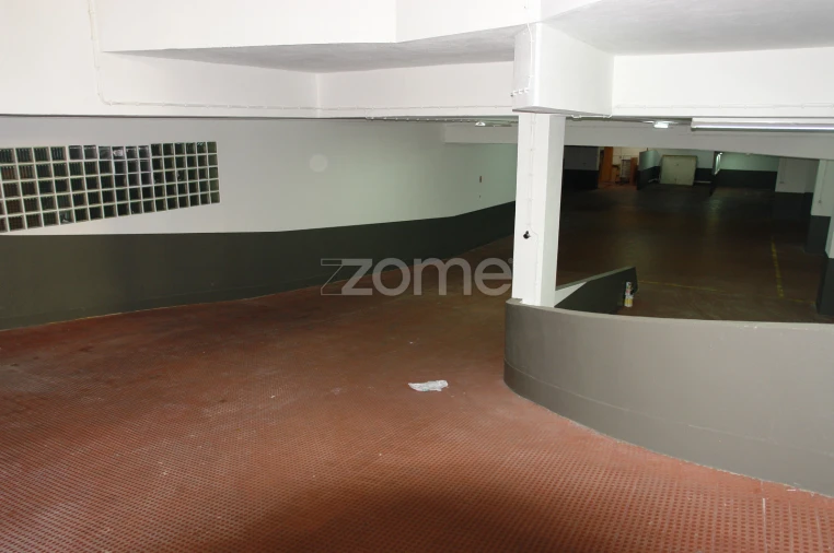 Garagem para Venda em Algés, Linda-A-Velha e Cruz Quebrada-Dafundo Foto 25