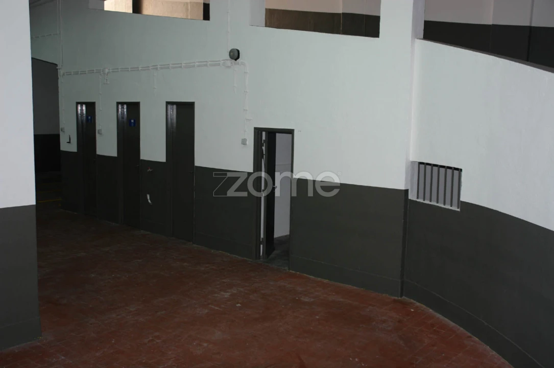 Garagem para Venda em Algés, Linda-A-Velha e Cruz Quebrada-Dafundo Foto 45