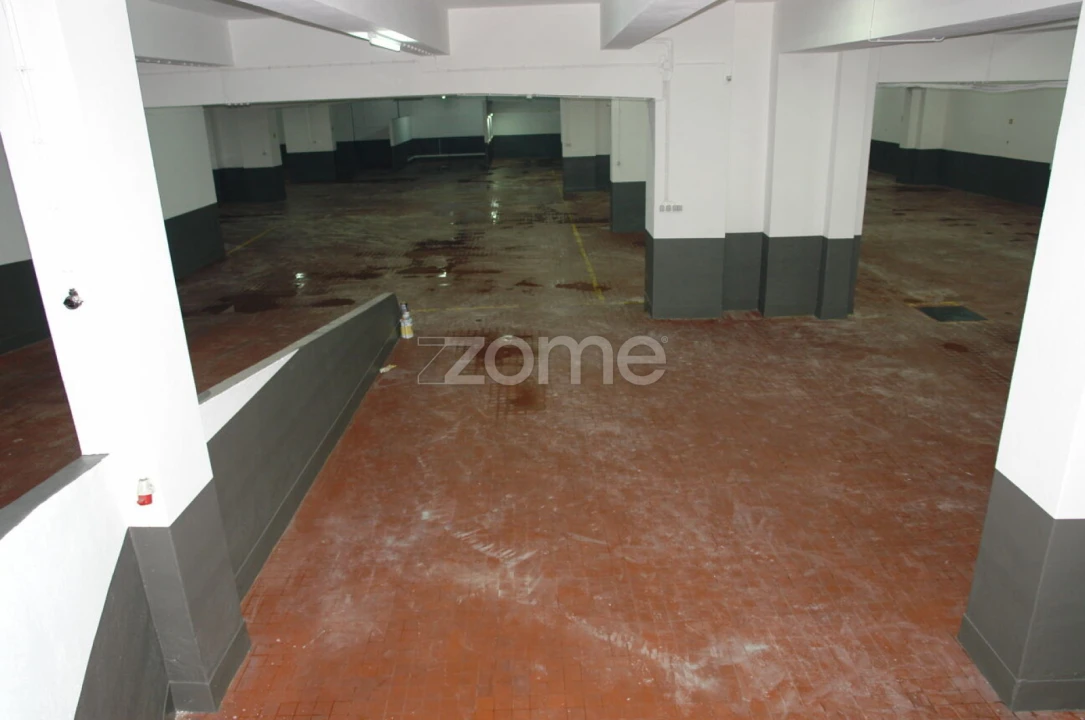 Garagem para Venda em Algés, Linda-A-Velha e Cruz Quebrada-Dafundo Foto 11