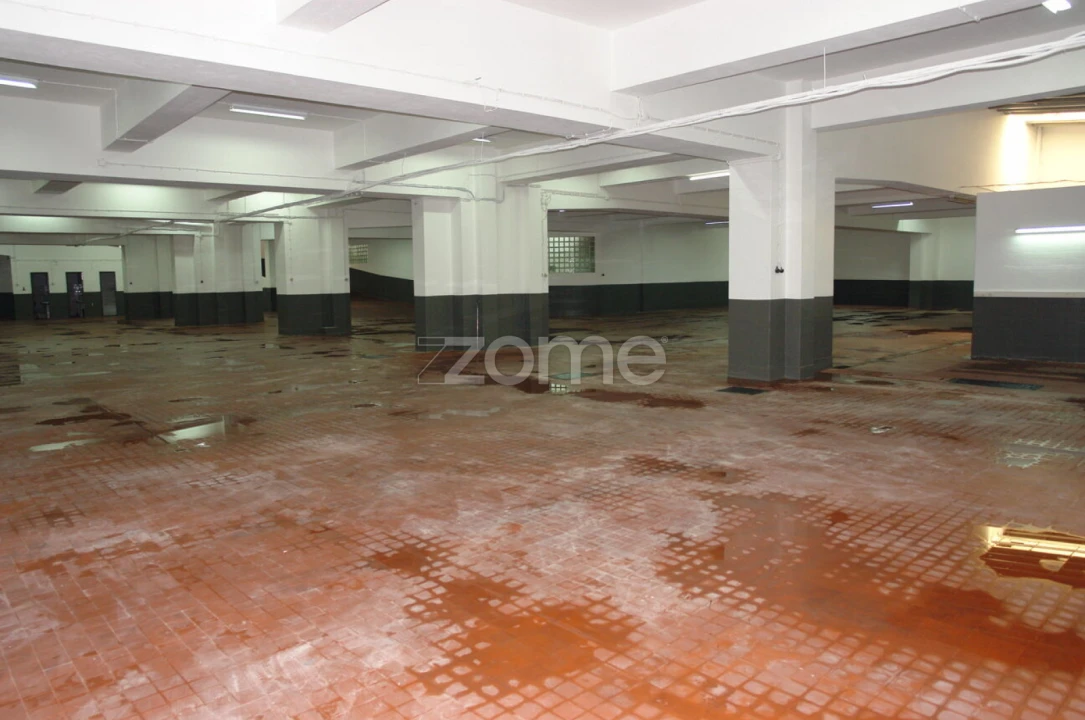 Garagem para Venda em Algés, Linda-A-Velha e Cruz Quebrada-Dafundo Foto 13