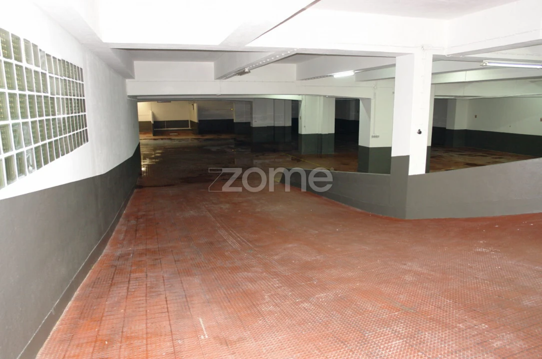 Garagem para Venda em Algés, Linda-A-Velha e Cruz Quebrada-Dafundo Foto 15