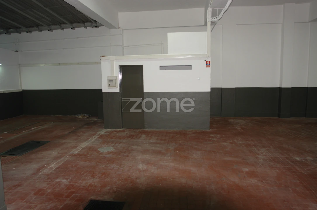 Garagem para Venda em Algés, Linda-A-Velha e Cruz Quebrada-Dafundo Foto 23