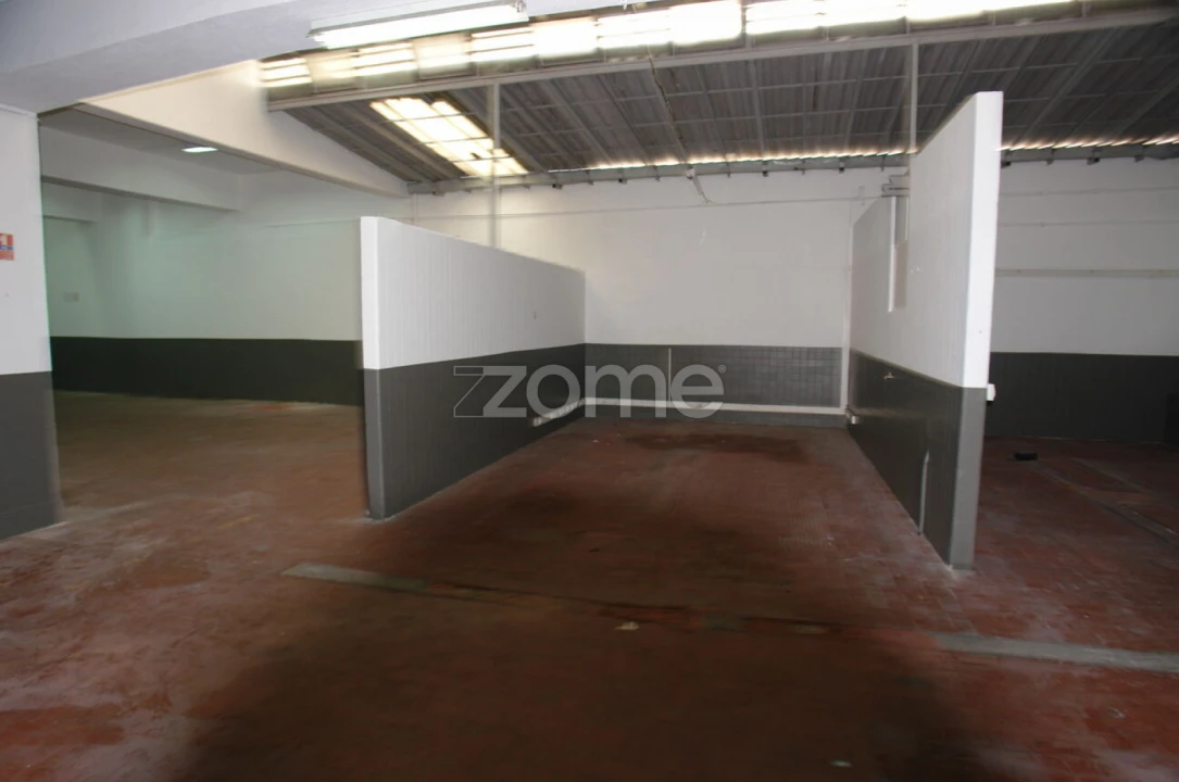 Garagem para Venda em Algés, Linda-A-Velha e Cruz Quebrada-Dafundo Foto 38