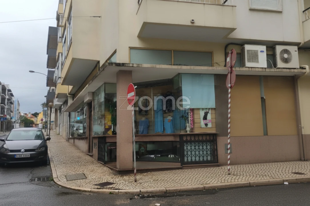 Negócio para Venda em Algés, Linda-A-Velha e Cruz Quebrada-Dafundo Foto 1