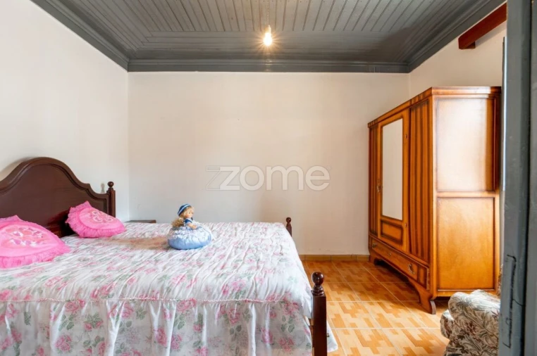 Moradia T3 para Venda em Aguda Foto 13