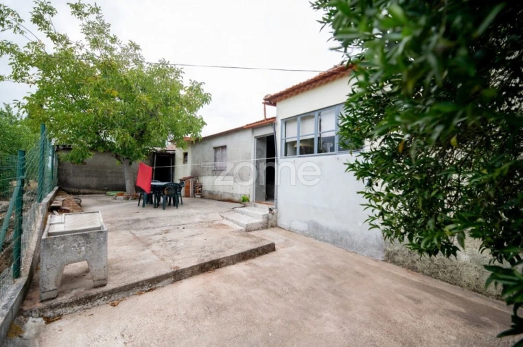 Moradia T3 para Venda em Aguda Foto 11