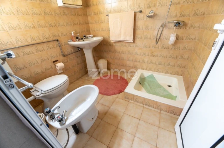 Moradia T3 para Venda em Aguda Foto 5