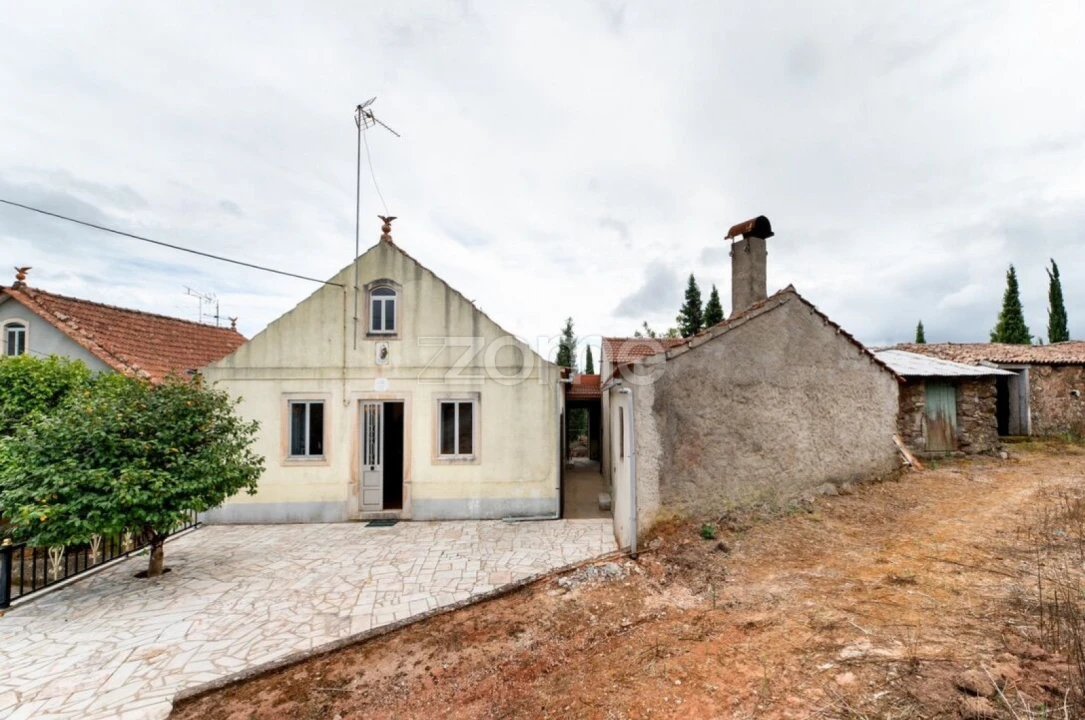 Moradia T3 para Venda em Aguda Foto 42