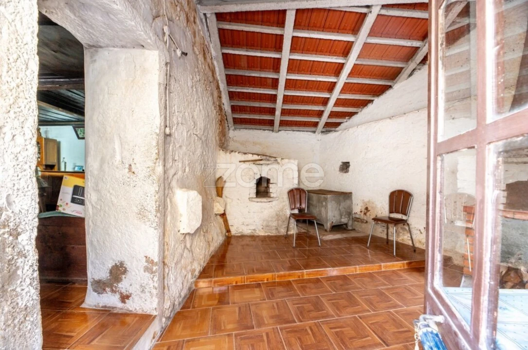 Moradia T3 para Venda em Aguda Foto 34