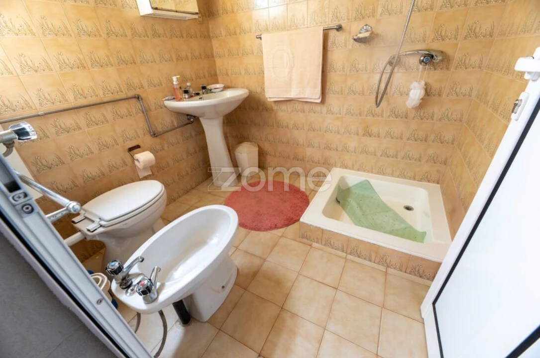 Moradia T3 para Venda em Aguda Foto 5