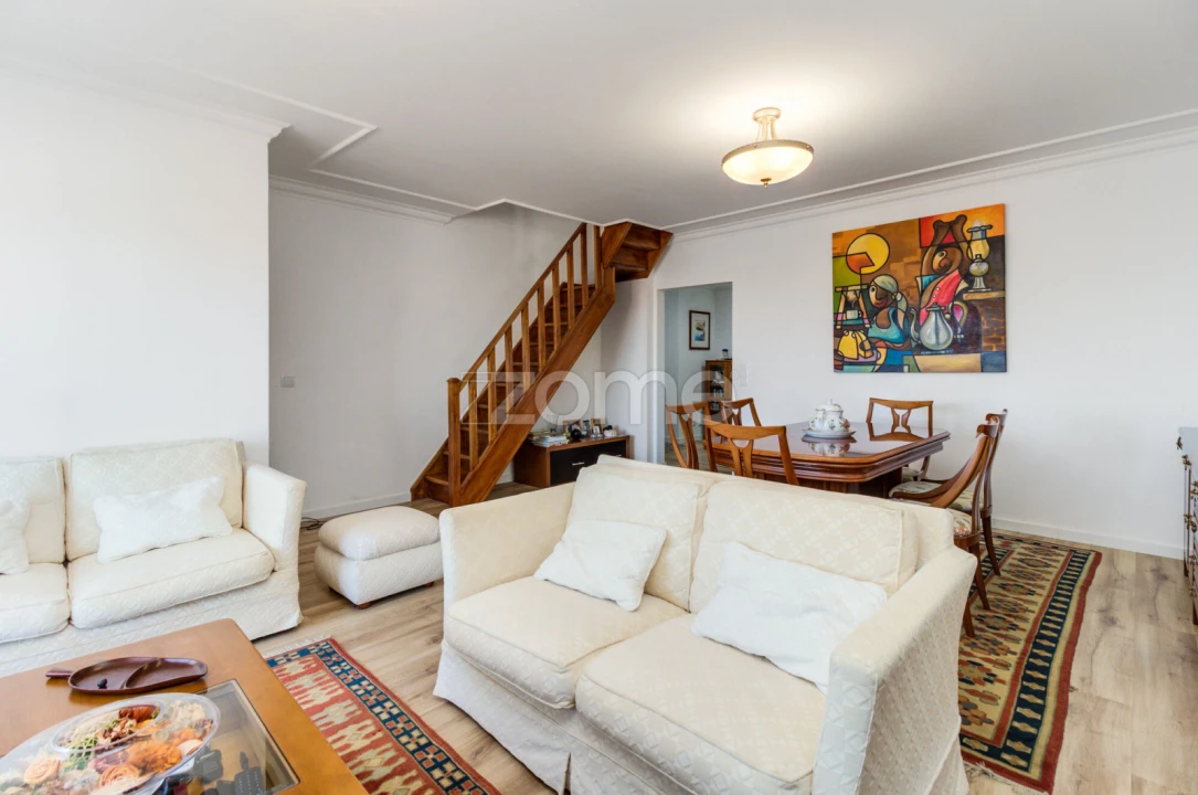 Apartamento T5 para Venda em São Domingos de Rana Foto 6