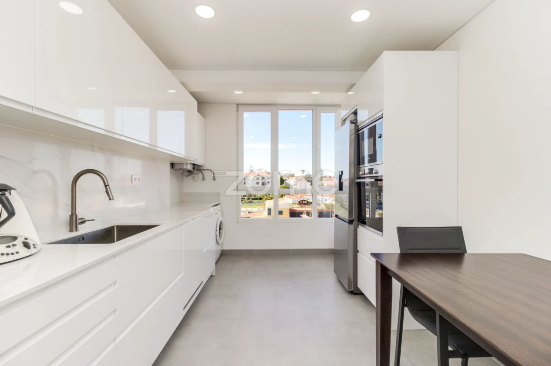 Apartamento T5 para Venda em São Domingos de Rana Foto 12