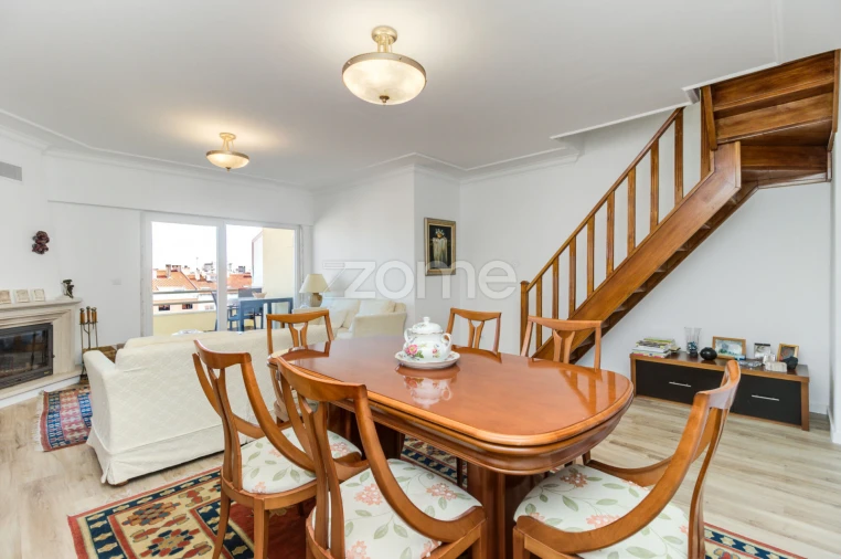 Apartamento T5 para Venda em São Domingos de Rana Foto 7