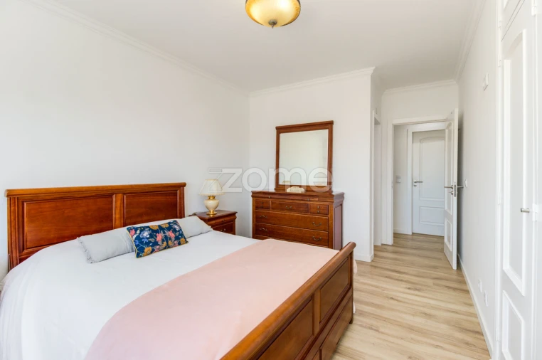 Apartamento T5 para Venda em São Domingos de Rana Foto 16