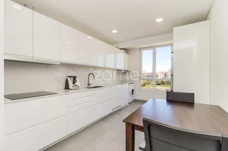 Apartamento T5 para Venda em São Domingos de Rana Foto 11