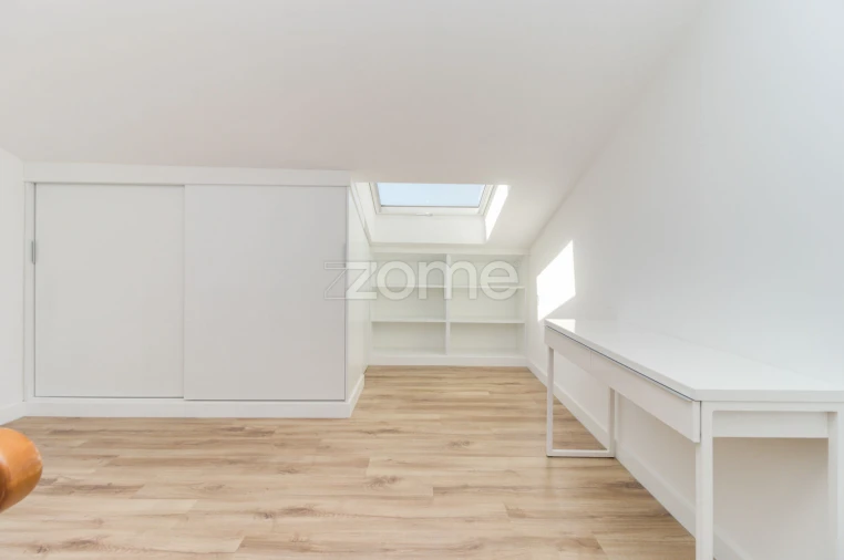 Apartamento T5 para Venda em São Domingos de Rana Foto 31