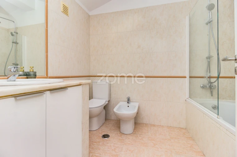 Apartamento T5 para Venda em São Domingos de Rana Foto 32